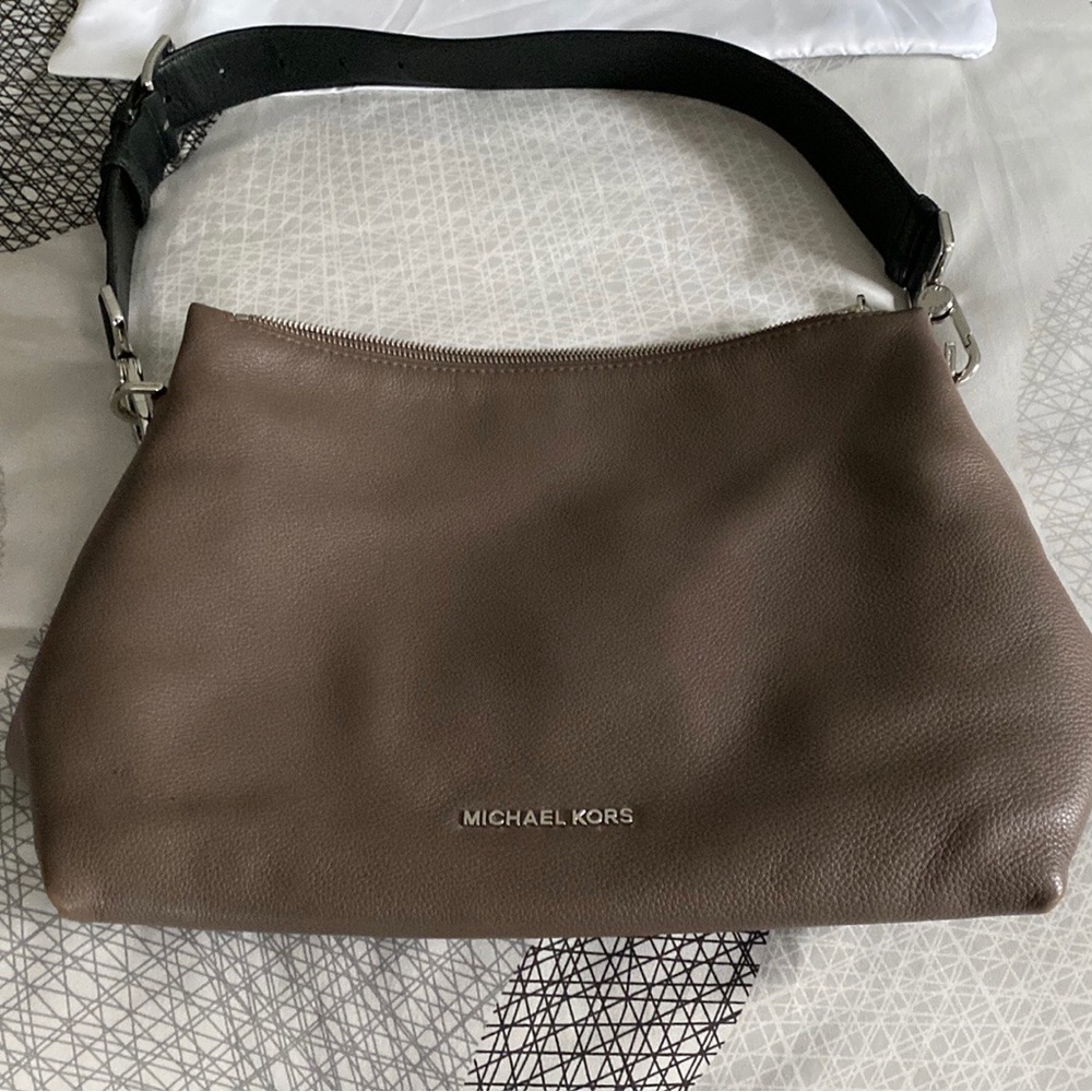 Michael Kors leather shoulder bag - Picture 5 of 11